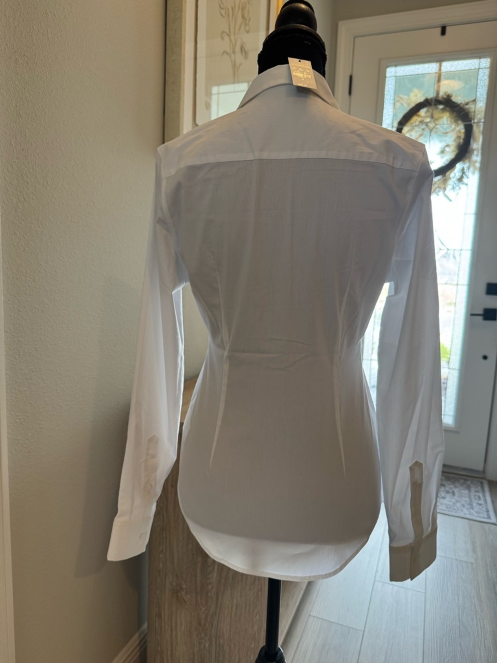 Express White Button-Up Shirt with Classic Collar - Picture 4 of 8